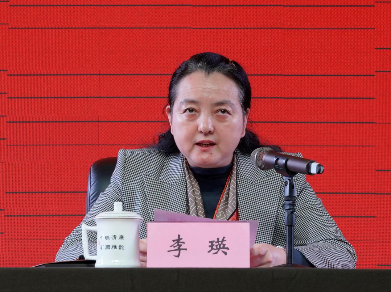 副市长李瑛宣读宝鸡开放大学批复文件